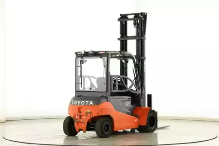 4-wiel elektrische heftrucks 2016  Toyota 8-FBMT-40 (2)