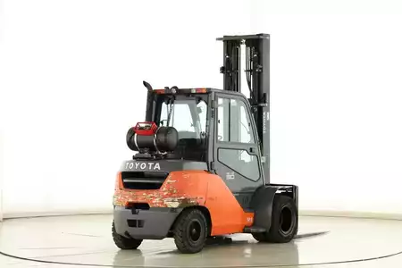 Nestekaasutrukki 2016  Toyota 8-FG-45-N (2)