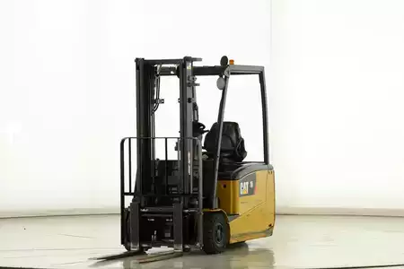 Elektro čtyřkolový VZV 2018  CAT Lift Trucks EP-16-PNT (1)