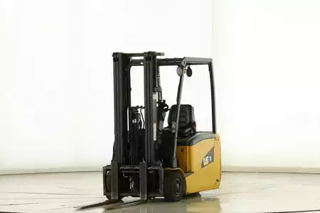 Electric - 3 wheels 2017  CAT Lift Trucks EP-18-PNT (1)