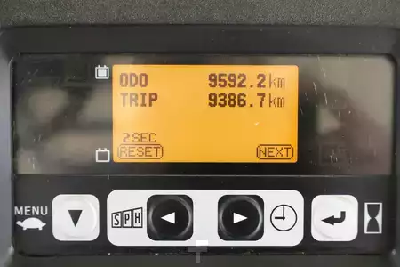Carrelli elettrici 3 ruote 2015  Toyota 8-FBET-16 (6)