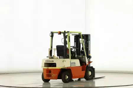 LPG VZV 1999  Nissan UJ-02-A-25-U (2)