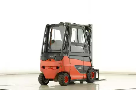 Elektryczne 4-kołowe 2018  Linde E-25-H-01-600 (387) (2)