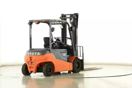 Eléctrico - 4 rodas 2019  Toyota 8-FBMT-45 (2)