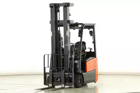 Eléctrica de 3 ruedas 2018  Doosan B-15-T-7 (1)