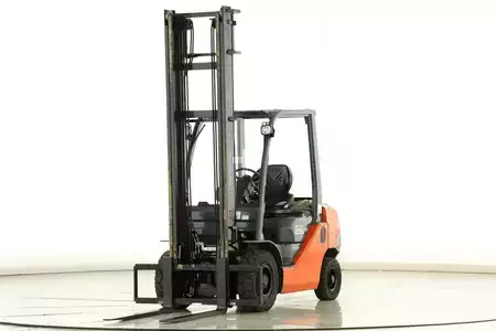 Carretilla elevadora GLP 2008  Toyota 02-8-FGF-25 (1)