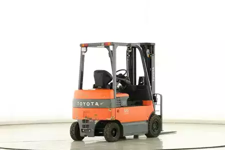 Carrelli elettrici 4 ruote 2010  Toyota 7-FBMF-25 (2)