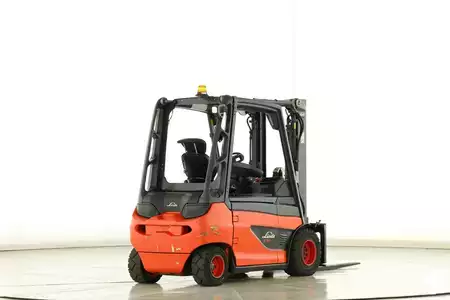 Elektro čtyřkolový VZV 2017  Linde E-30-01 (387) (2)