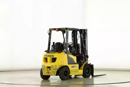Treibgasstapler 2013  Hyundai 25-L-7-A (2)
