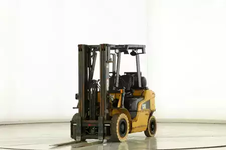 Nestekaasutrukki 2016  CAT Lift Trucks GP-25-NT (1)