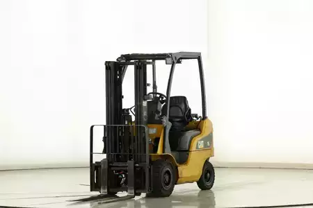 Treibgasstapler 2011  CAT Lift Trucks GP-15-N (1)