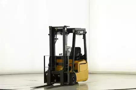 Electric - 3 wheels 2010  CAT Lift Trucks EP-15-KRT-PAC (1)