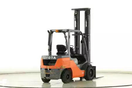 Wózki widłowe diesel 2021  Toyota 52-8-FDF-30 (2)