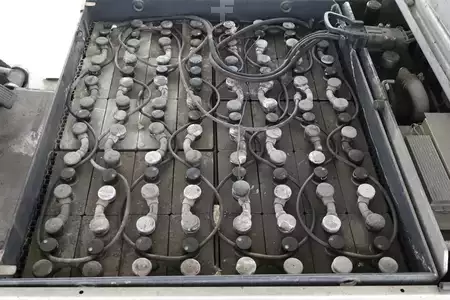 Carrelli elettrici 4 ruote 2002  Toyota FBMF-30 (3)