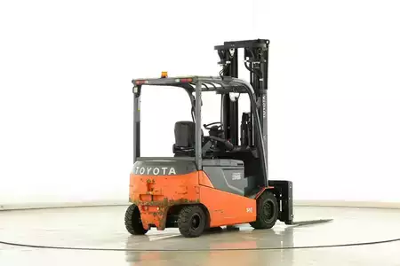Elektryczne 4-kołowe 2014  Toyota 8-FBMT-35 (2)