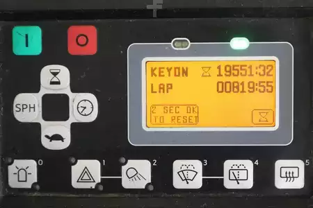 Elektryczne 4-kołowe 2014  Toyota 8-FBMT-35 (4)