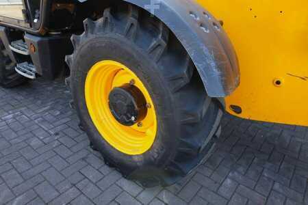 Wózki teleskopowe sztywne - JCB 535-125 Diesel, 4x4x4 Drive, 12.5m Lifting Height, (16)