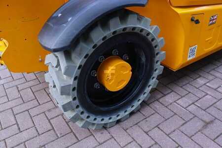 Wózki teleskopowe sztywne - JCB 525-60E Guarantee! Fully Electric, 2500kg Capacity (18)