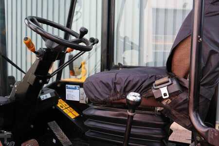 Wózek terenowy - JCB 926 Diesel, 4x4 Drive, Triplex mast, 5500mm Liftin (3)