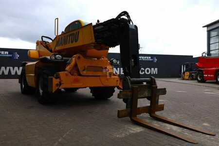 Empilhador telescópico-Fixo  Manitou MRT2150 Privilege Diesel, 4x4 Drive And 4-Wheel St (8)