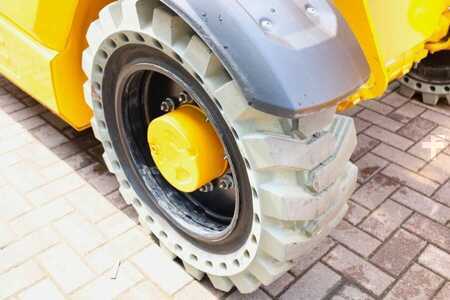 Wózki teleskopowe sztywne - JCB 525-60E Guarantee! Fully Electric, 2500kg Capacity (16)