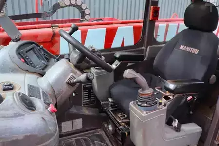 Chariots téléscopiques fixes - Manitou MRT3050 Diesel, 4x4x4 Drive, 5000kg Capacity, 30m (4)