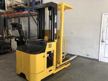 Pallet Stackers 2011  Yale OS03EC (3)