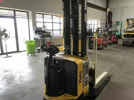 Pallet Stackers 2007  Yale MSW040SE (3)