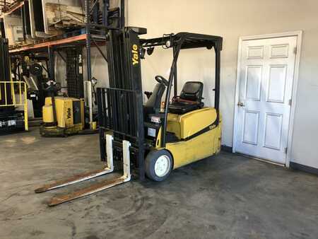 3 Wheels Electric 2014  Yale ERP040VT (1)