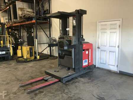 Pallet Stackers 2012  Raymond 540-OPC30TT (1)