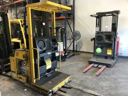 Pallet Stackers 2013  Yale OS030EC (2)