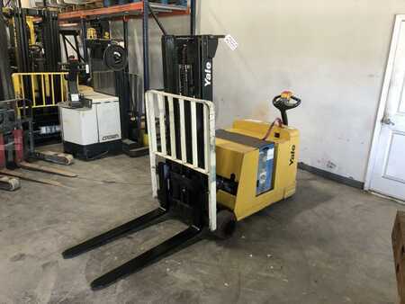 Electric Pallet Jacks 2014  Yale MCW030LE (2)