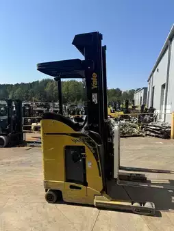 Reach Trucks 2012  Yale NR035DA (1)