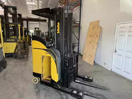 Reach Trucks 2007  Yale NR040DA (1)
