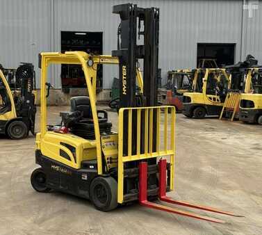 Montacargas Eléctrico (4 ruedas) 2021  Hyster J40XN (1)