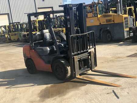 Propane Forklifts 2017  Toyota 8FGU32 (2)