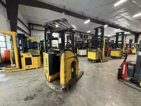 Reach Trucks 2012  Yale NR040EA (3)