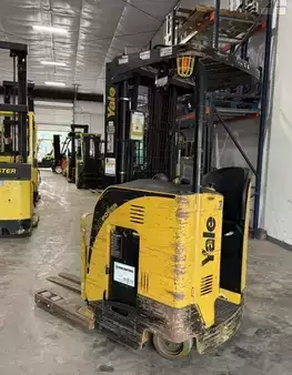 Reach Trucks 2012  Yale NR040EA (4)