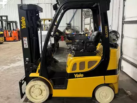 Propane Forklifts 2016  Yale GLC050VX (3)