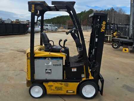 Montacargas Eléctrico (4 ruedas) 2014  Yale ERC040VA (2)