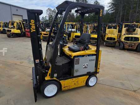 Montacargas Eléctrico (4 ruedas) 2014  Yale ERC040VA (3)