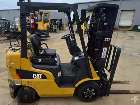 Montacargas GLP 2013  CAT Lift Trucks 2C5000 (1)