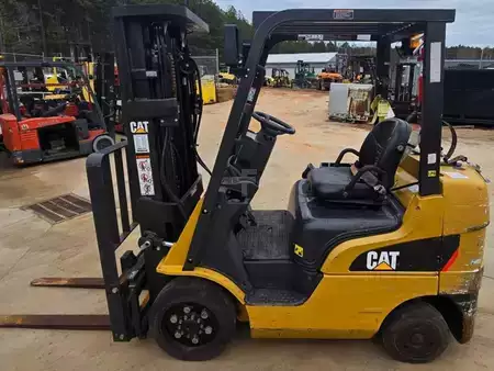 Montacargas GLP 2013  CAT Lift Trucks 2C5000 (2)