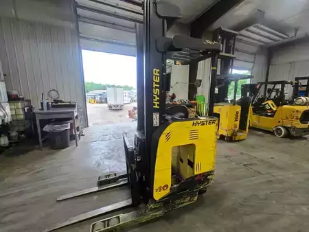 Montacargas Retráctil 2014  Hyster N40ZRS (3)
