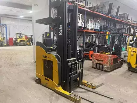 Reach Trucks 2011  Yale NR045EA (1)