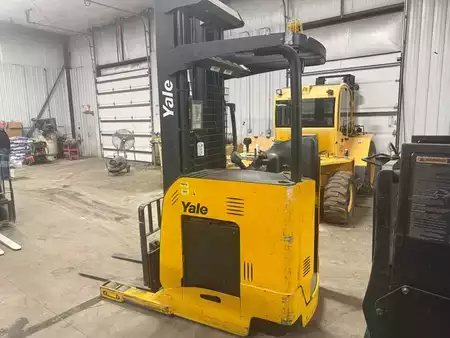 Reach Trucks 2011  Yale NR045EA (3)