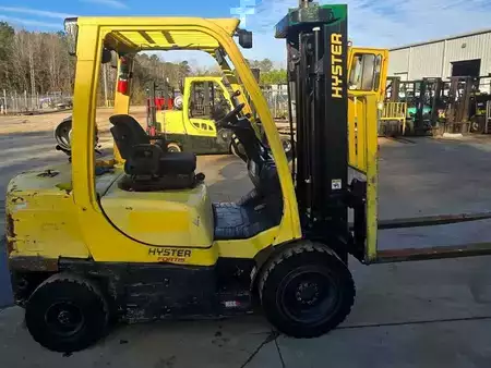 Propane Forklifts 2016  Hyster H60FT (1)