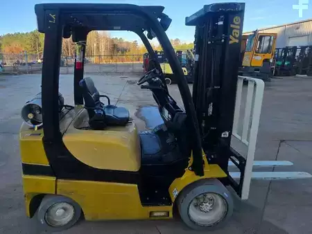 Propane Forklifts 2013  Yale GLC050LX (2)