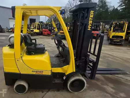 Propane Forklifts 2016  Hyster S70FT (1)
