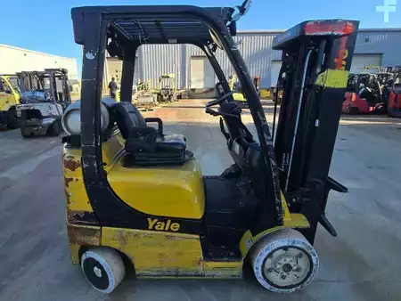 Propane Forklifts 2016  Yale GLC050VX (2)